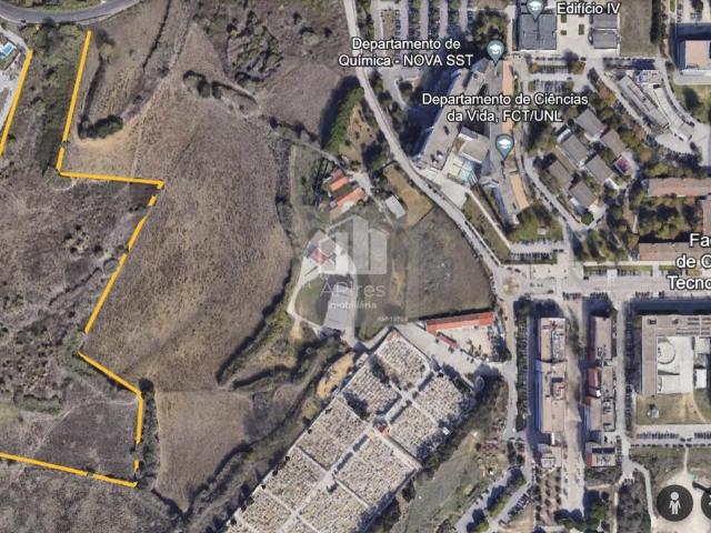Terreno Rústico, com 30.388m2, à 5 minutos da Costa de Caparica