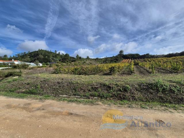 Terreno Rústico com 9640 m2 para construção de uma moradia