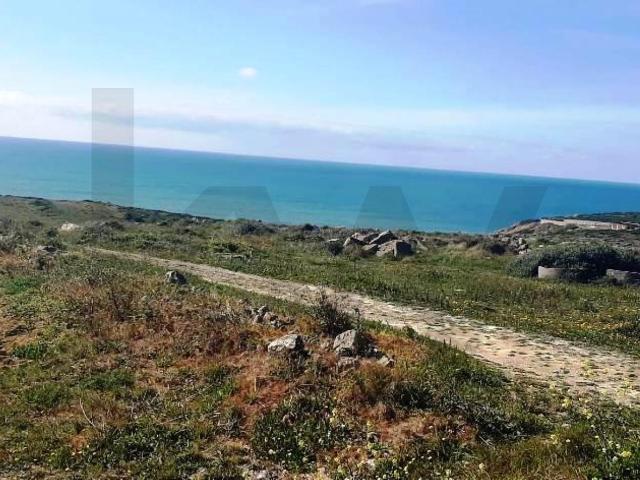 Terreno Rústico à Beira Mar em Espinheiras Sintra