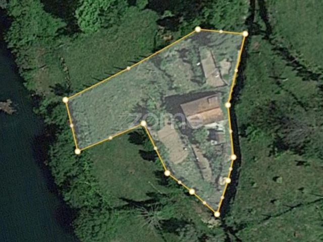 Terreno rústico c/1050m2 junto à barragem de Salamonde