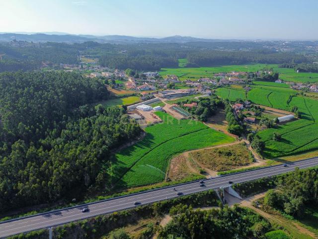 Terreno Rústico de 1 000 m² — Castêlo da Maia Maia