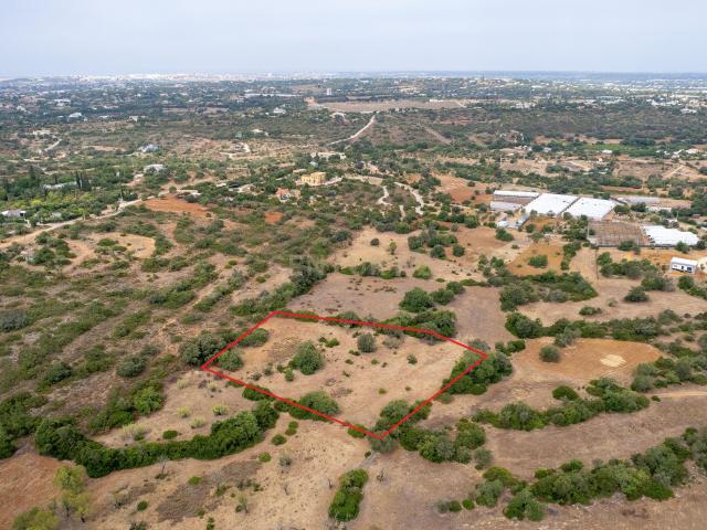 Terreno Rústico de 7.580 m² entre Pechão e Estoi