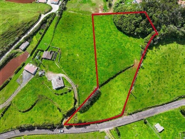 Terreno de 6.139 m² com Viabilidade de Construção em Santo Espírito – Ilha de Santa Maria