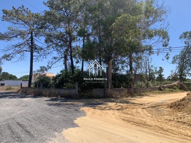 Terreno Rustico de Gaveto em avos de 653m2