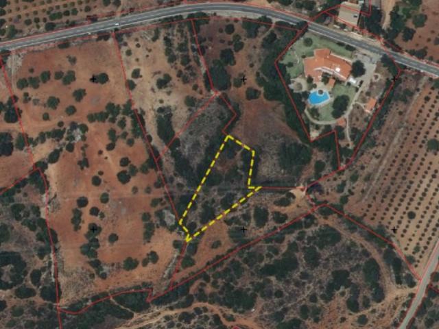 Terreno rústico em Estói a 13km do litoral algarvio, Faro