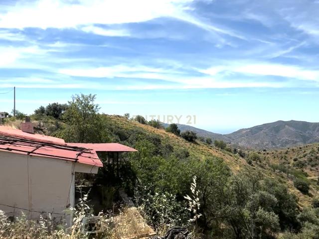 Terreno rústico en Sedella, Málaga con vistas panorámicas