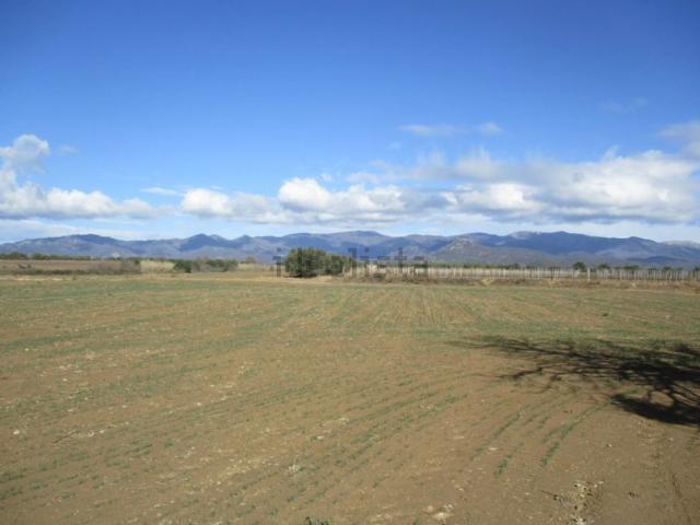Terreno, Sant Climent Sescebes