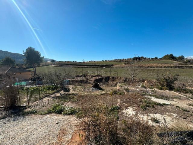 Terreno, Sant esteve Sesrovires