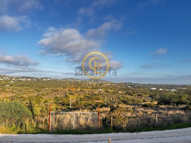 Terreno, Santa Bárbara de Nexe