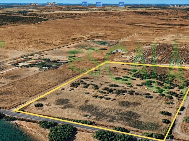 Terreno, Santo Estevão