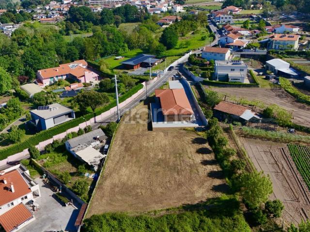 Terreno, Santo Tirso Couto Burgães