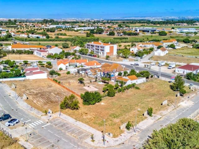 Terreno, Sarilhos Grandes