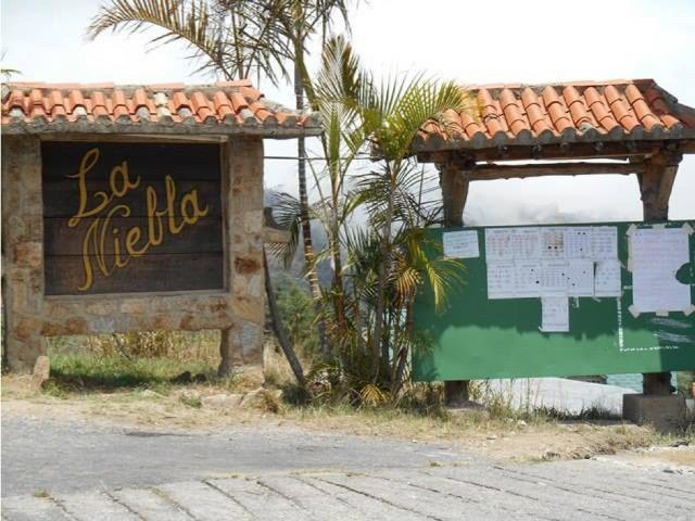 Terreno se vende en la Niebla sector la Encantada el Junquito 650mts2