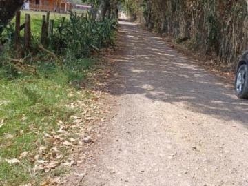 TERRENO SEMI RUSTICO EN ESQUINA, A 5 MINUTOS DEL CENTRO