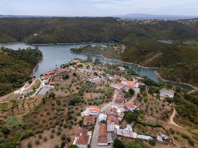 Terreno, Serra