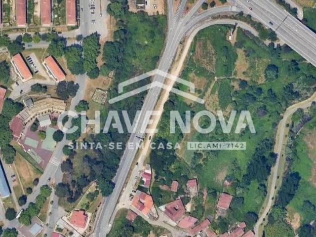 Terreno situado na freguesia de Campanhã 2150m² Porto