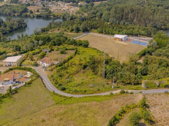 Terreno, Sobradelo da Goma