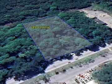 Terreno sobre Av Maxuxac 3,460 m2 uso comercial o bodega