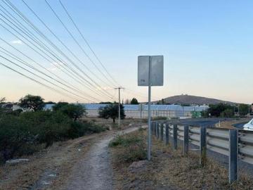 TERRENO SOBRE CARRETERA SAN JUAN DEL RÍO JALPAN DE SERRA. SUP. 14,082.49 m2