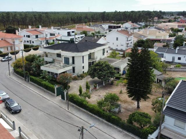 Terreno T0, Amora, Seixal | BPI Expresso Imobiliário