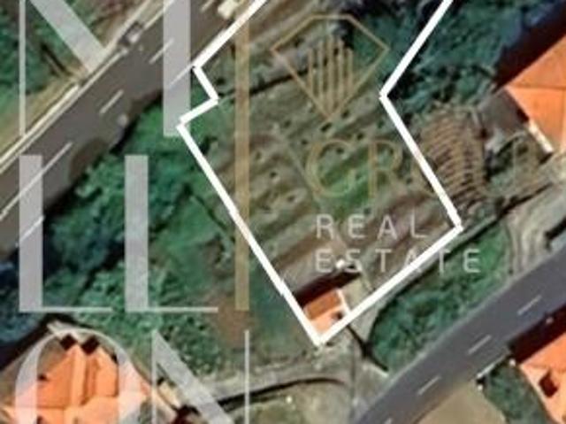 Terreno Único em Porto da Cruz – 890 m² com Viabilidade para 2 Moradias