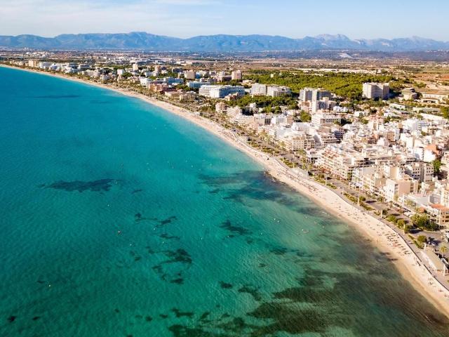 Terreno urbanizable en zona residencial Bellavista, en Ses Cadenas, a pocos minutos de la playa en S'Arenal. A la venta con Bonafinca