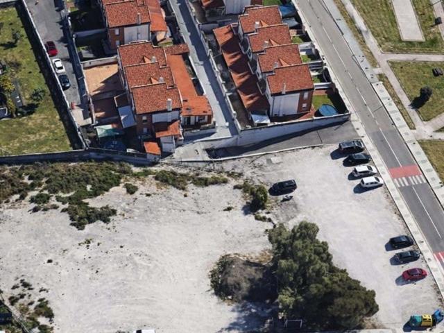 Terreno urbanizado con licencia vigente para 22 viviendas en Polanco