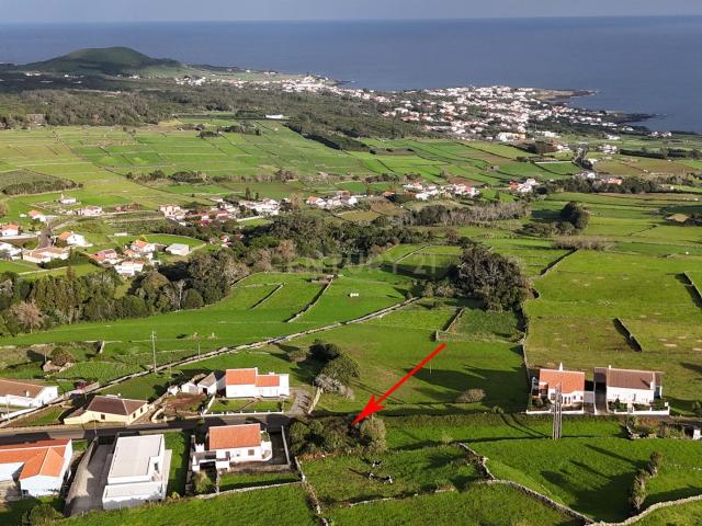 Terreno para construção com vista mar na freguesia de São Sebastião Ilha Terceira