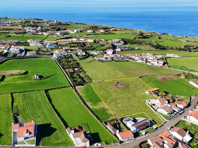 Terreno Urbanizável de Elevado Potencial no Nordeste – Lomba da Fazenda