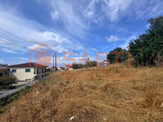 Terreno urbanizável de 807 m² entre Leiria e Pombal