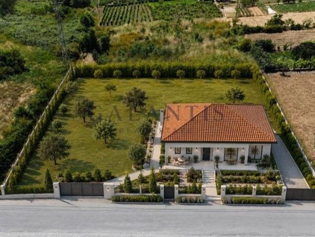 Terreno urbanizável para implantação de moradia