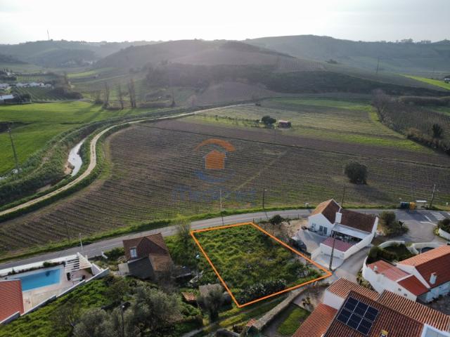 Terreno urbano 524 m2 a 10 minutos de Torres Vedras!