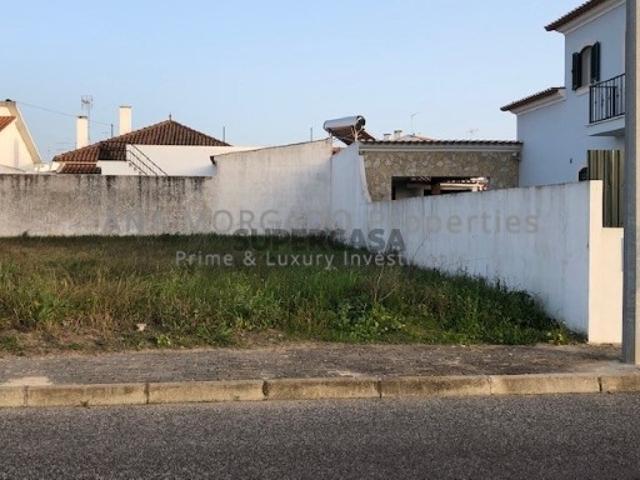 Terreno Urbano 337.50m2 com projeto aprovado, em Salvaterra de Magos