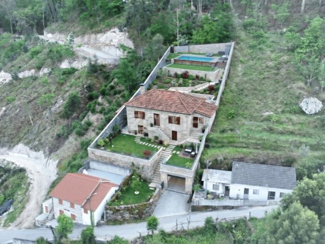 Terreno Urbano, Único no Gerês junto à Albufeira da Caniçada