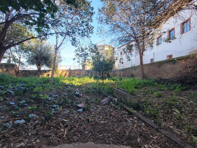 Terreno urbano y edificable en Perafort