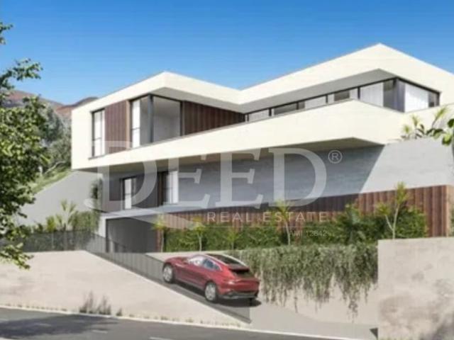 Terreno Urbano à venda no Caminho Santa Quitéria 691 m2