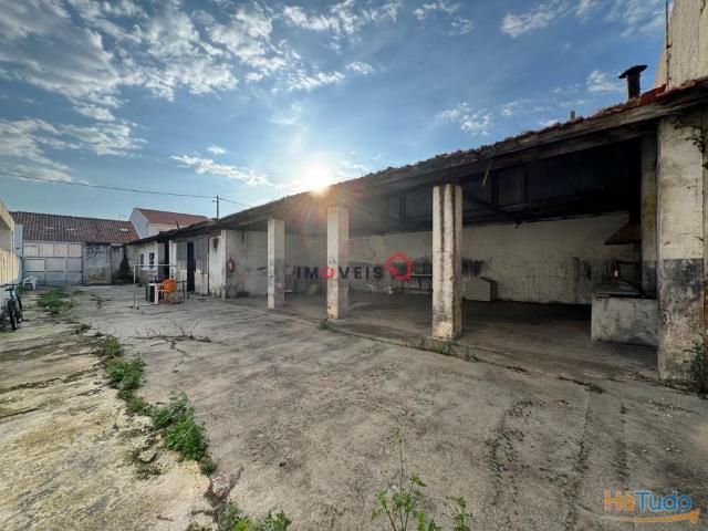Terreno Urbano c/armazéns atividade industrial | 26084078591