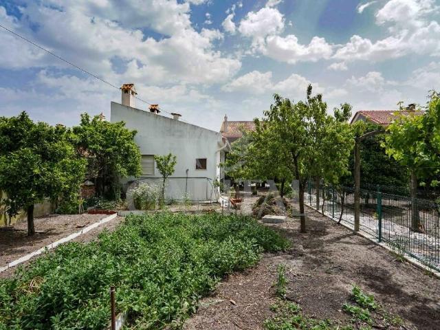 Terreno Urbano com 1.000 m² em Fernão Ferro