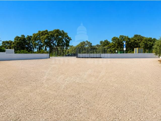 Terreno Urbano com 1.000 m² | Possibilidade de Construção de 2 Moradias Geminadas | Atouguia Ourém
