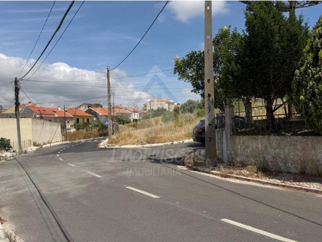 Terreno urbano com 226m2, em Santa Iria de Azóia