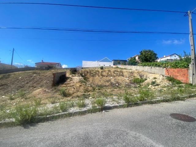 Terreno urbano com 414 m² e vista rio na Fonte Santa, Vialonga