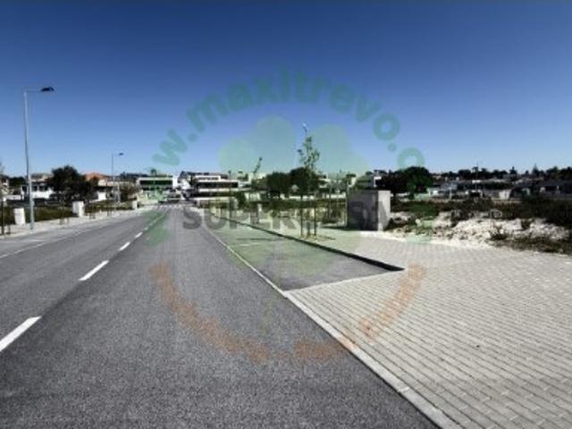 Terreno Urbano com 647m2 Projeto Aprovado Belverde, Amora