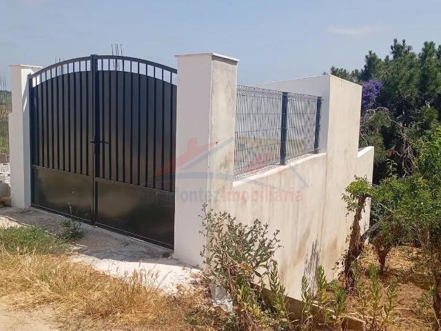Terreno Urbano com Construção Iniciada e Vista Desafogada