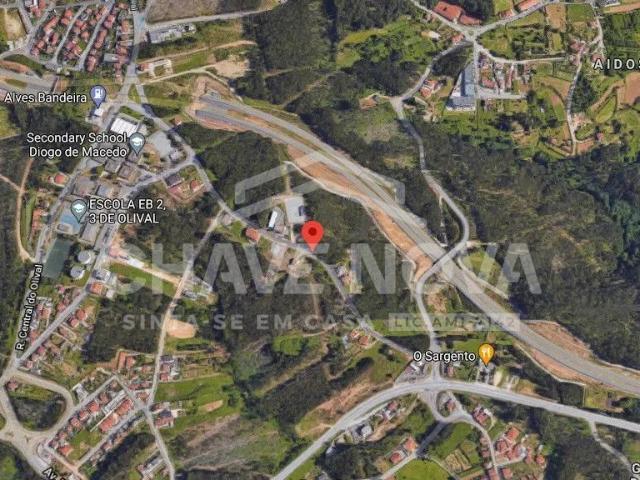 Terreno Urbano com cerca de 2000m2 na Rua do Estudante Sandim