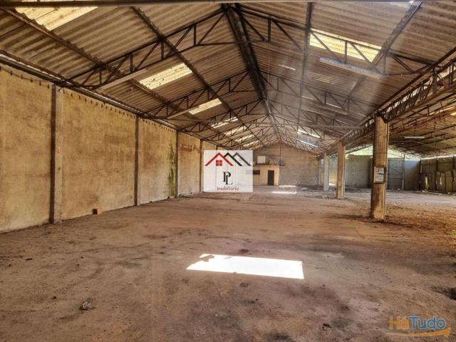 Terreno urbano com armazém e àrea administrativa + terreno rústico. | 26083765035