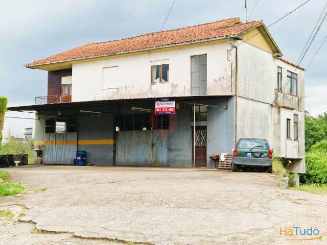 Terreno Urbano com edifício na vila de Monção | 26083917826