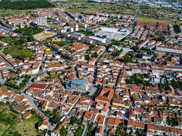 Terreno urbano com excelente localização dentro da malha urbana da cidade de Samora Correia