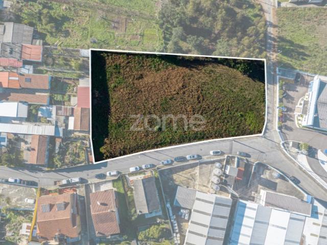 Terreno urbano com potencial construtivo | 2.960 m² | Pedroso