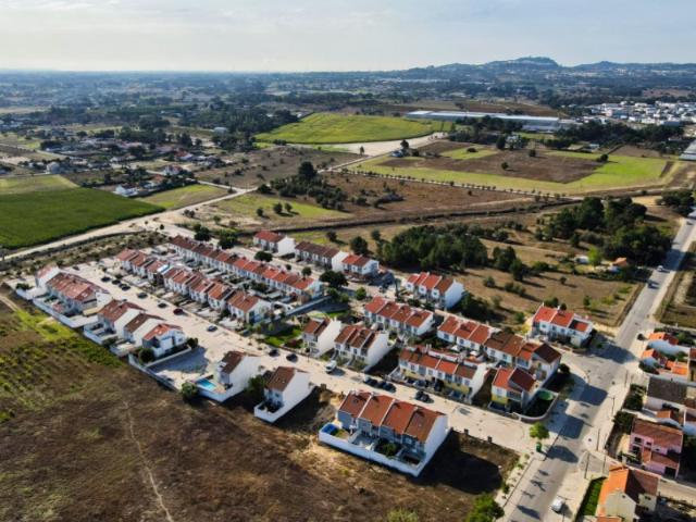 Terreno Urbano com PIP aprovado e Infraestruturas