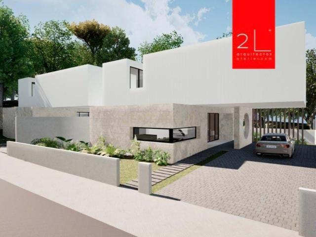 Terreno Urbano com Projeto Aprovado para Moradia Moderna na Pocariça – Maceira, Leiria